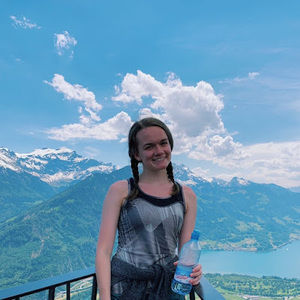 Meet your Posher, Claire